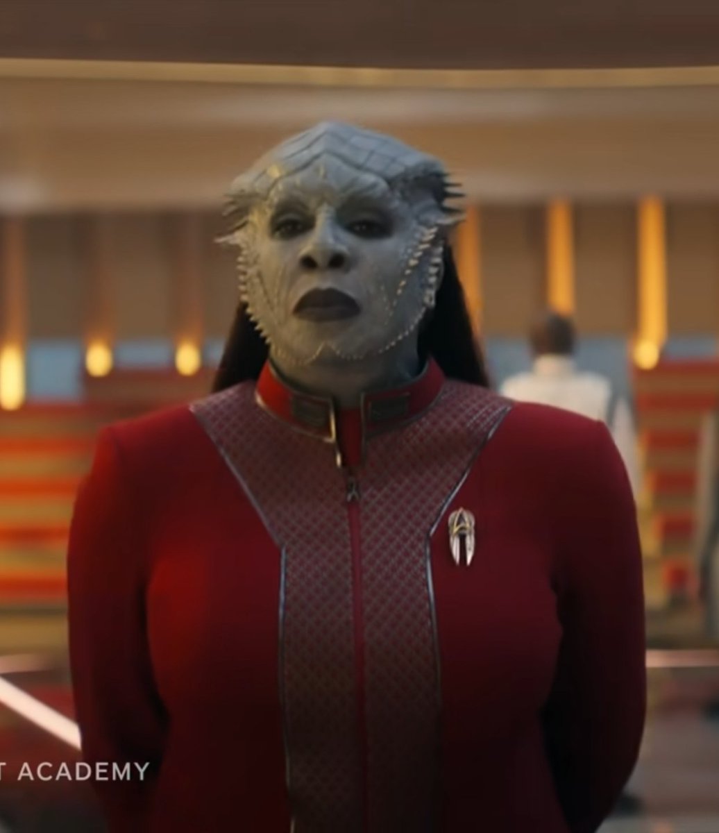 RealStephenTV's tweet image. Since when are Jem'Hadar both fat, and female? And why the heck is this one teaching at Starfleet Academy?