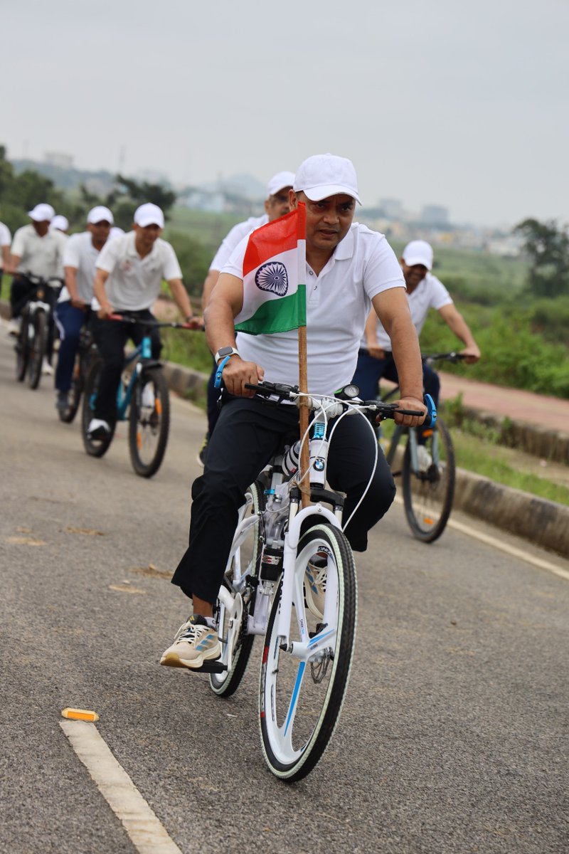 The Jharkhand Sector of CRPF celebrated 87th Raising Day of CRPF today. 

In line with the Khelo India vision, a Cycle Campaign was also organized in Ranchi in collaboration with CTC (T&amp;IT).