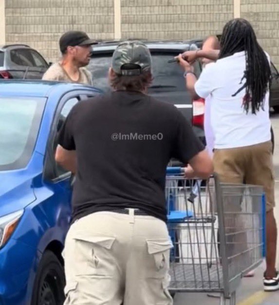 I want everyone to meet Derrick Perry.

Derrick is a HERO! He saved COUNTLESS LIVES with a firearm.

He is credited with running into action and holding the Walmart mass st*bbing suspect at gunpoint until police arrived.

Lives were saved because of Derrick!