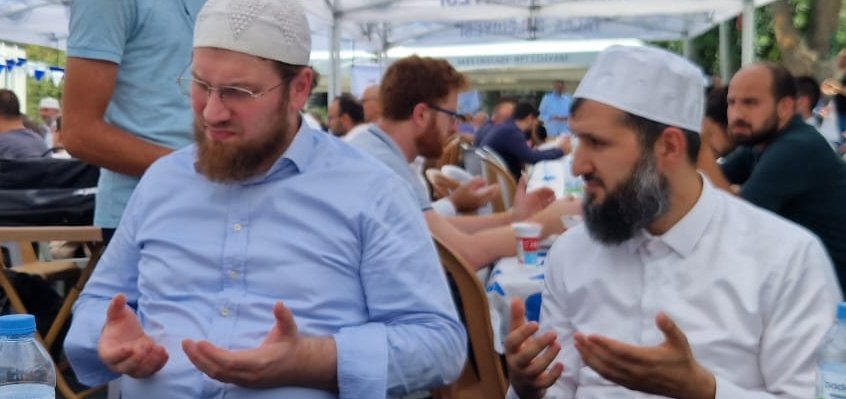 Medresemiz, Yakup Aktaş hocaefendinin Kayseri'de "Dâru'l Marife" adlı medresesinin açılışına iştirak etti.
Allah nice büyük âlim ve ârifler çıkartsın oradan.