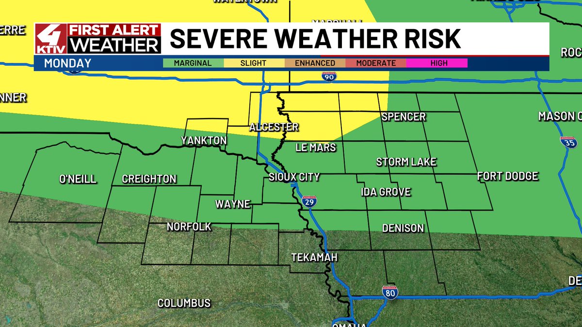 owenbasselmanwx's tweet image. MONDAY: Heat index values could near 115°. I expect a heat alert will be issued for NW Iowa.
A stray storm is possible in the afternoon, but a higher chance comes between 10pm-3am. Damaging wind gusts and a quick tornado are the main threats overnight. #IAwx #NEwx #SDwx