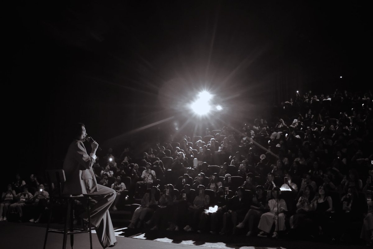 Special Moment 3🌻💛

#Faye
#FayePeraya
#ฝ้ายพีรญา 
#Faye1stFMinSingapore
#singaporeevent