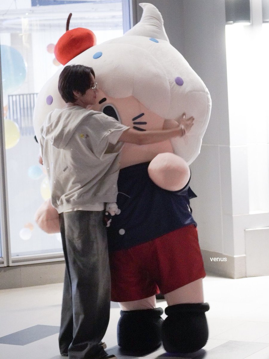 anniataaa's tweet image. เอ็นดูยัยเน้ค ตุวใหญ่กว่าใครเพื่อน
เทียบดูกับแค่จัมโม่ แค่นี้ก็รู้แล้วมั้ย 🤭🤣

[นิ้วเน้คชื่ออย่างจิ๋วแต่กอดป๊าจมไปเลย]

#NILKNHAKE