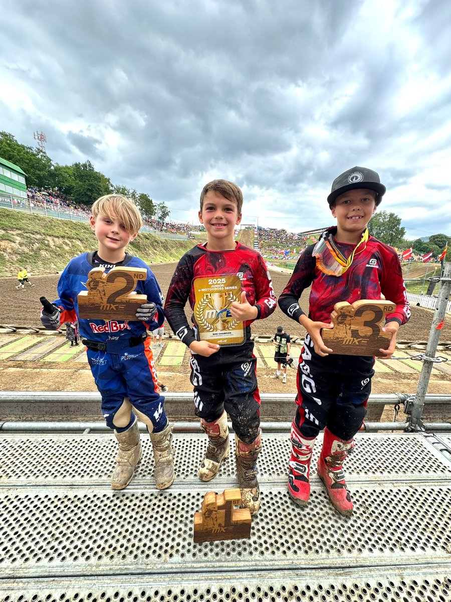 mxgp's tweet image. Your 2025 MXE Championship Podium ✨

🥇 Cesar Lagut
🥈 Austin Senior
🥉 Raphael Edlinger

#MXGPCzechRepublic #MXGP #MX #Motocross #Motorsport