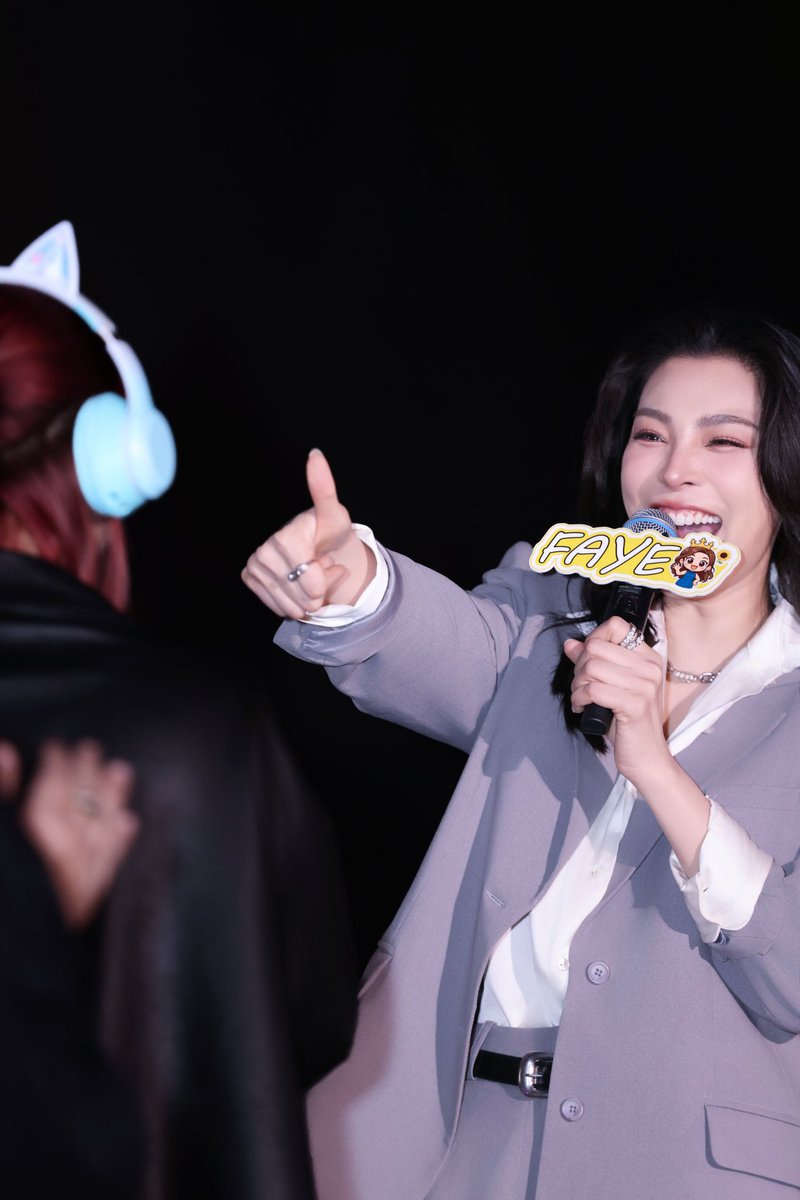 Special Moment 4🌻💛

#Faye
#FayePeraya
#ฝ้ายพีรญา 
#Faye1stFMinSingapore
#singaporeevent