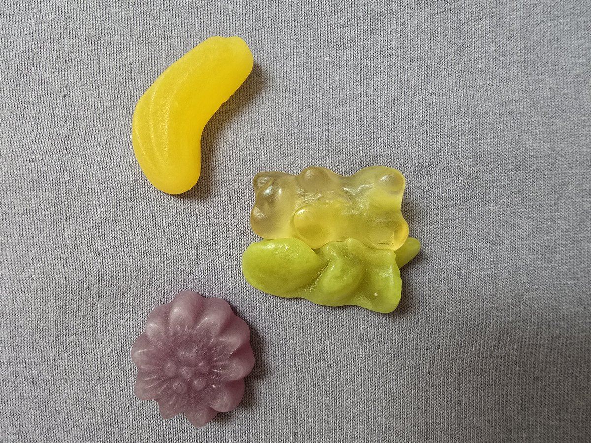 Cosmo1701's tweet image. Hallo Haribo, wie kommt der Goldbär in meine Tropifrutti? 🤨