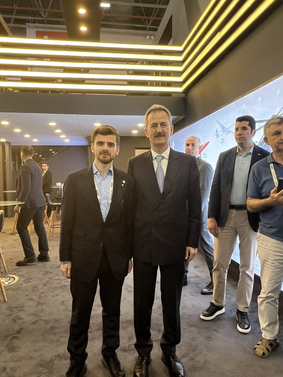 IDEF2025 Hatırası Savunma Sanayide <a href="/BaykarTech/">BAYKAR</a> başta olmak üzere Ülkemiz ve Milletimiz adına yapılan yerli füze Tayfun Block-4 den Çelik Kubbenin devlerine (Akrep, Siper, Koral ve daha nicesine) kadar en kalburüstü fuarlardan biriydi