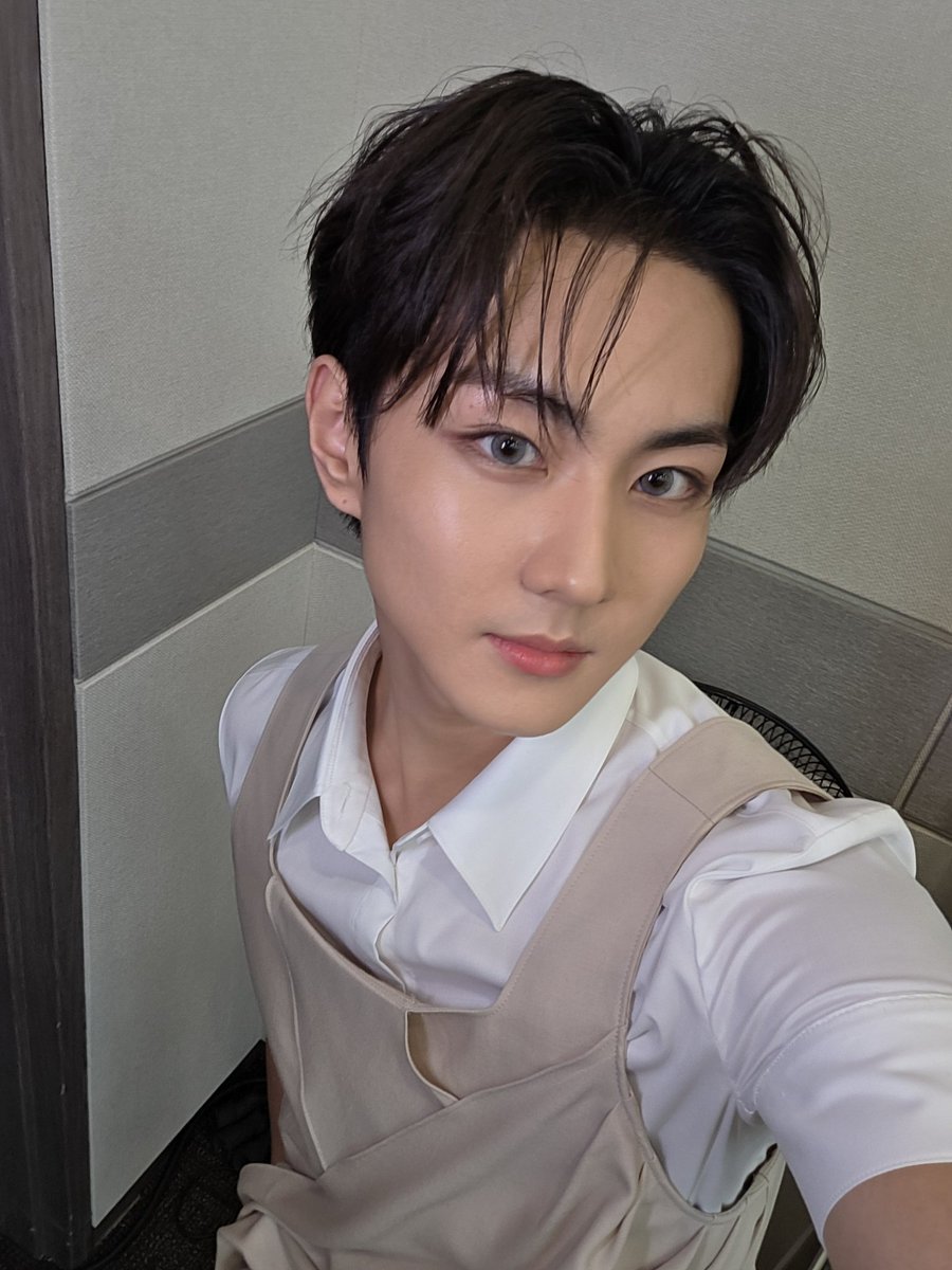 JungwonPH's tweet image. [🐱🌟] 072725 — #정원 WEVERSE POST

“It&apos;s really hot today, so thank you for coming, ENGENE~
Hurry and go get some rest!!”

#ENHYPEN #엔하이픈 #JUNGWON #ENHYPEN_JUNGWON #엔하이픈_정원 @ENHYPEN @ENHYPEN_members