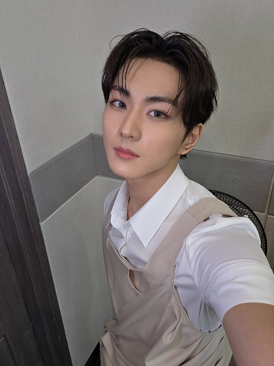 JungwonPH's tweet image. [🐱🌟] 072725 — #정원 WEVERSE POST

“It&apos;s really hot today, so thank you for coming, ENGENE~
Hurry and go get some rest!!”

#ENHYPEN #엔하이픈 #JUNGWON #ENHYPEN_JUNGWON #엔하이픈_정원 @ENHYPEN @ENHYPEN_members