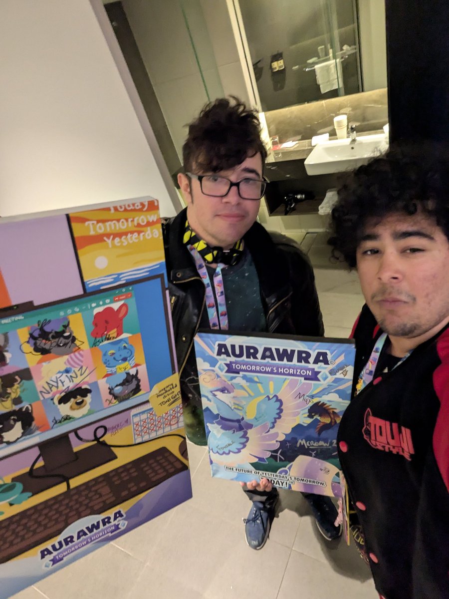 Imagine not having a signed canvas from #Aurawra25 :3

🐔: <a href="/FlakyPatches/">FlakyPatches 🐓🍗</a>