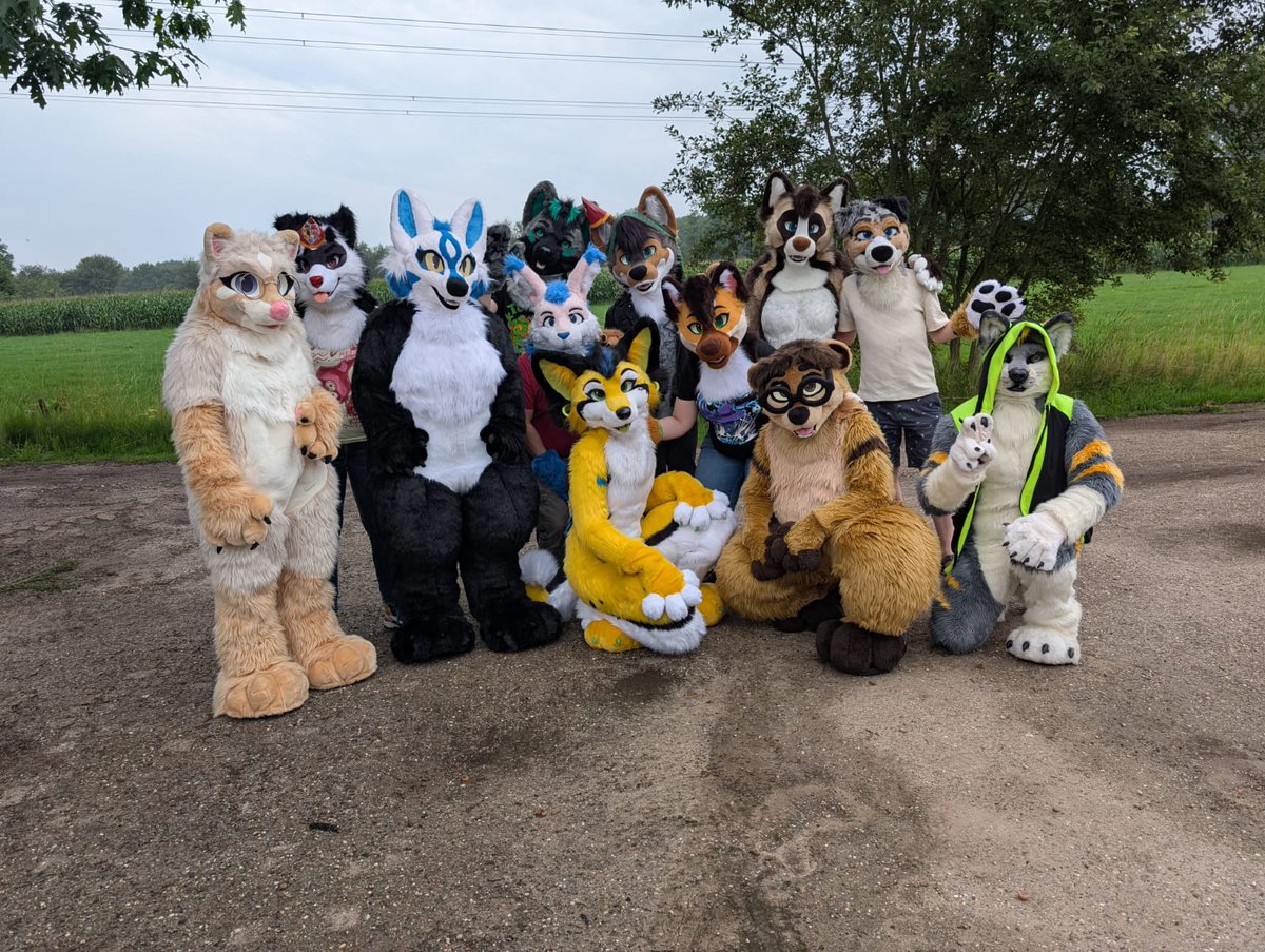thatblufox's tweet image. Loved the little get together BBQ 💙 thank you all for coming 🙏✨