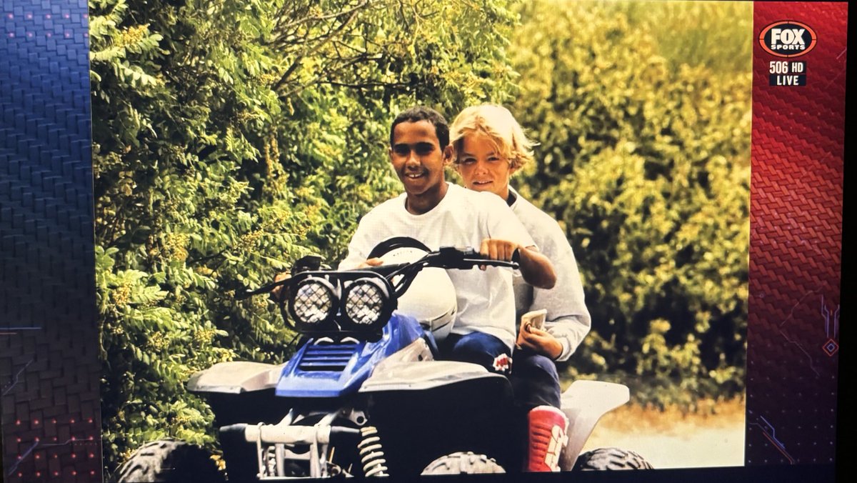 viennabug's tweet image. “we were best friends at the time”