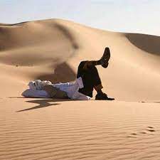 A_L_U1's tweet image. ليسَ غرورًا..!
أبدًا، ليسَ غرورًا أن تحمي نفسك وتضع حواجز بينك وبين المتاعب.
أن تتوقف عن فكرة تجربة المزيد من الناس، ليسَ غرورًا.
أن تراجع قائمتك وتقلّصها، ليسَ غرورًا..!
أن تكون انتقائيًّا في علاقاتك، ليسَ غرورًا.
أن تتعامل بذائقتك مع المحيط، ليسَ غرورًا.
أن تفكّر مليًّا أين…
