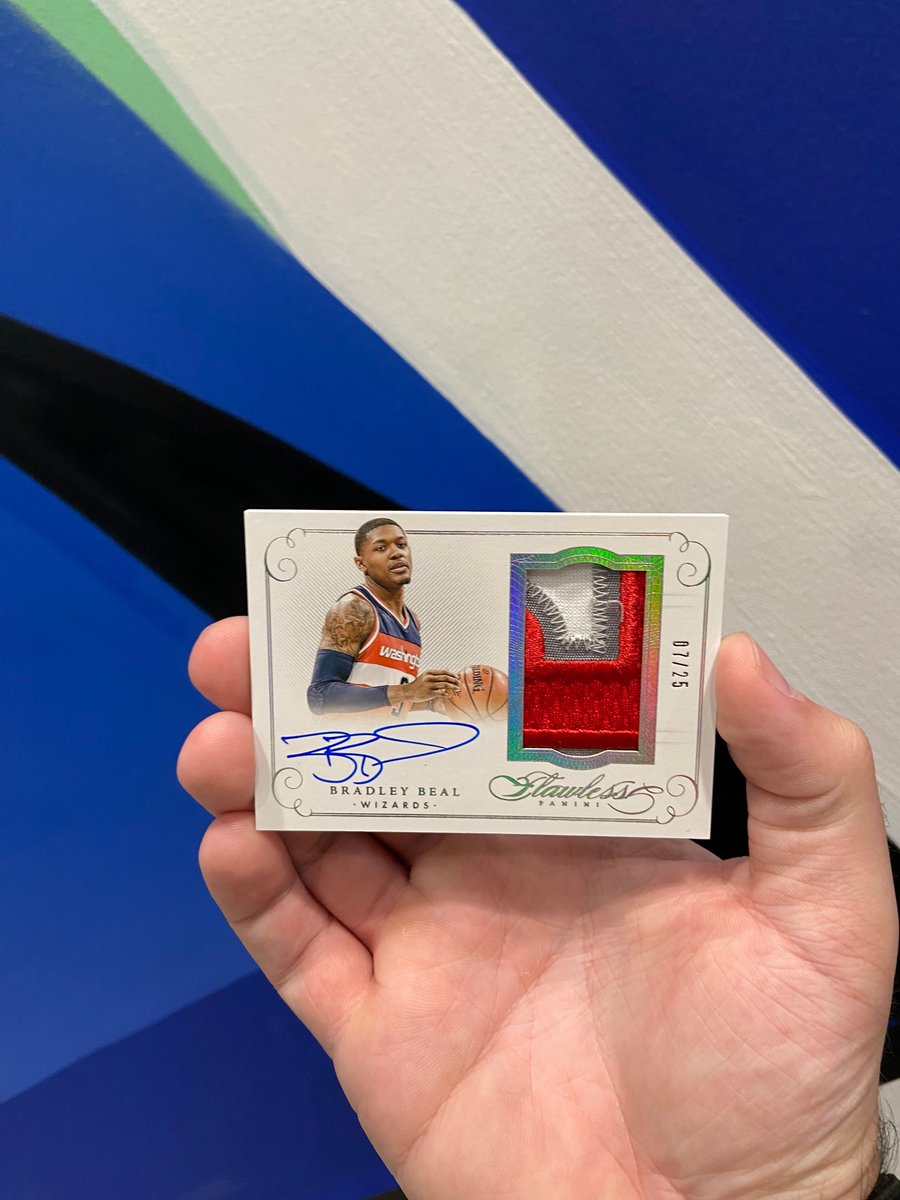 CardsHQShop's tweet image. IT'S FLAWLESS! In search of your next best basketball card? You're in luck, we have a great selection of flawless available today!
Located in isle 8 to the right of our couches.