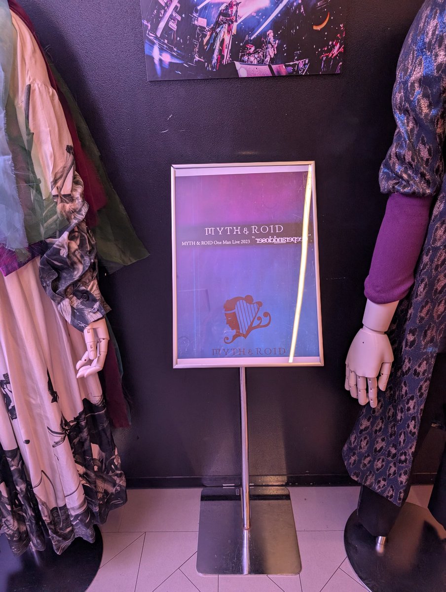 SATOHPS's tweet image. 今日はMYTH&ROIDを観にZepp新宿へ
カッコよかった………加藤ルイさんドラムを観に行きました凄い方なのは知ってましたけどがっつりヘビーで動きたくなるドラムの価値✨楽曲がぐぐーっとあがるさまをしかと聴きましたみせるしきかせるし技術もあって相変わらず天才ですね凄い楽しかった