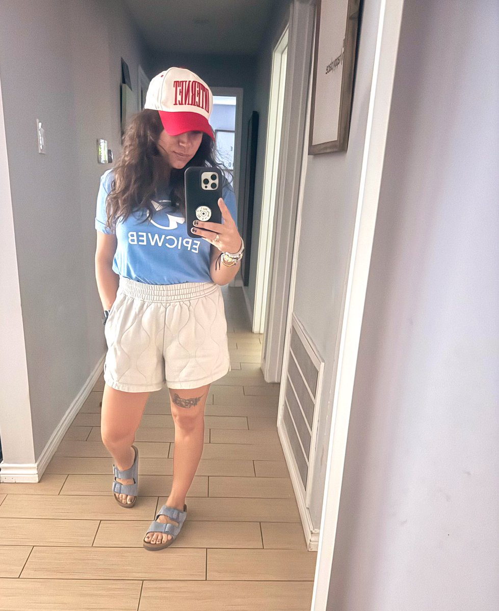 RoxanaCodes's tweet image. Good morning! Mom mode today. Watching my girl do her thang then headed to a pool party with all three hooligans. Send thoughts and prayers. 😅
((At least poolside is the best time to go through my anki!))
#momswhocode