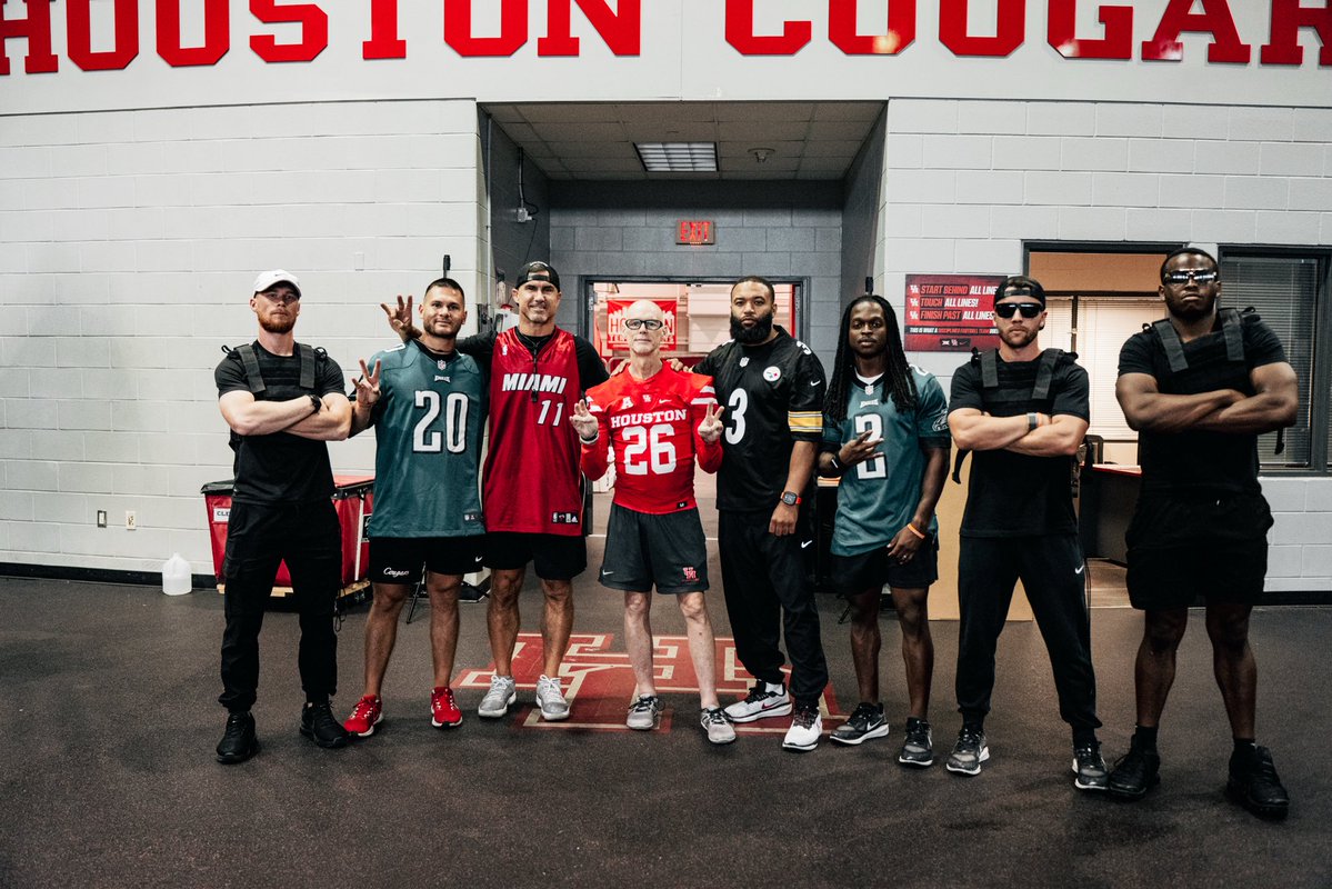 KurticusHester's tweet image. Awesome group of men impacting the Culture and Mentoring our players on the last day of Summer Offseason Training!
#Unbreakable