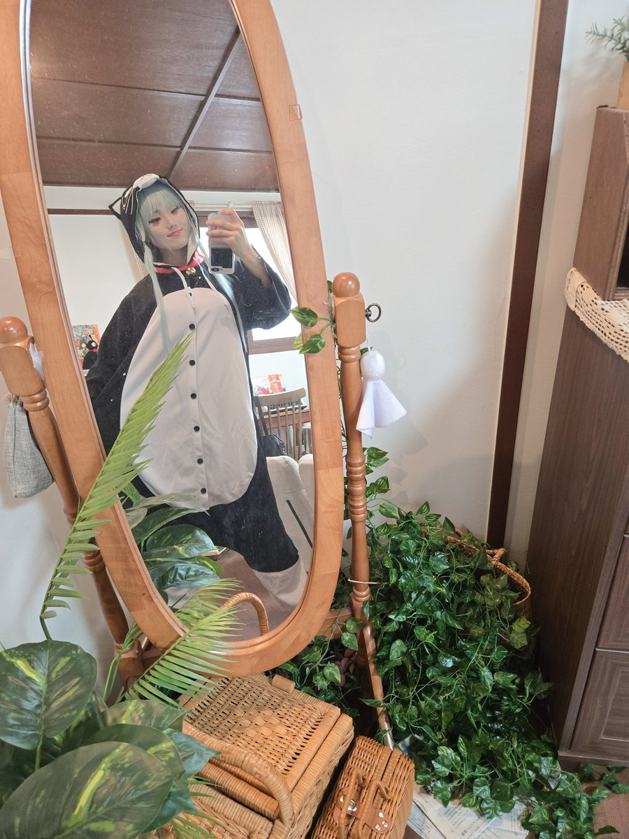 Miho_cosplay's tweet image. Here's a little teaser on what would be under that pajama! Hope yall had a nice weekend, GN🌙