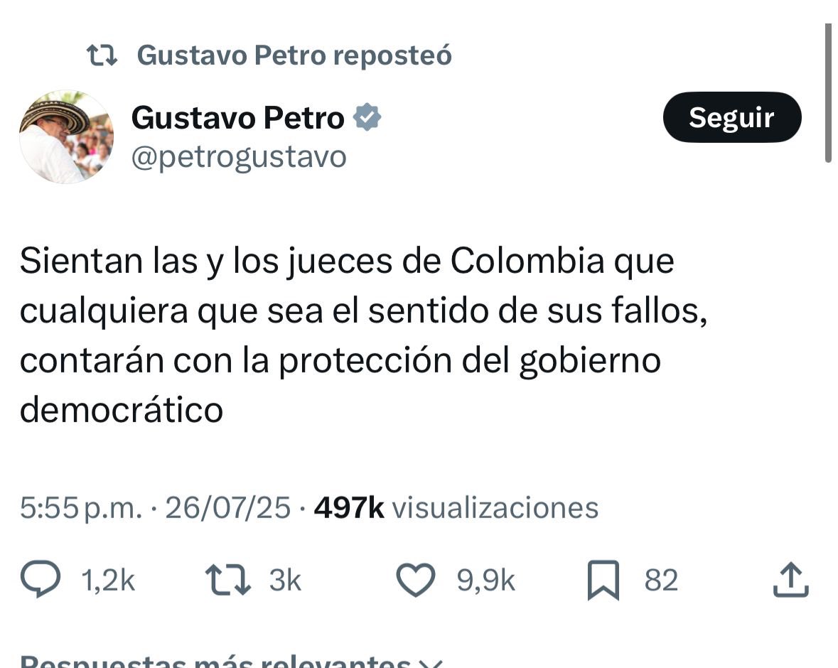 MariaFdaCabal's tweet image. Habla de proteger a los jueces quien militó en un grupo terrorista que se tomó el Palacio de Justicia, secuestró y quemó vivos a los magistrados en 1985. ¡Qué cinismo! 

La verdadera protección a la justicia es respetar su independencia, no instrumentalizarla.