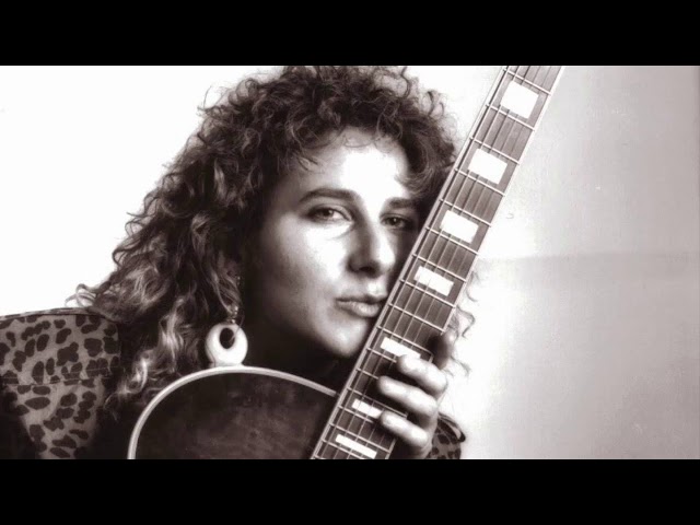 UnleashedG23066's tweet image. Emily Remler—jazz riff prodigy! Unsung queen or average?