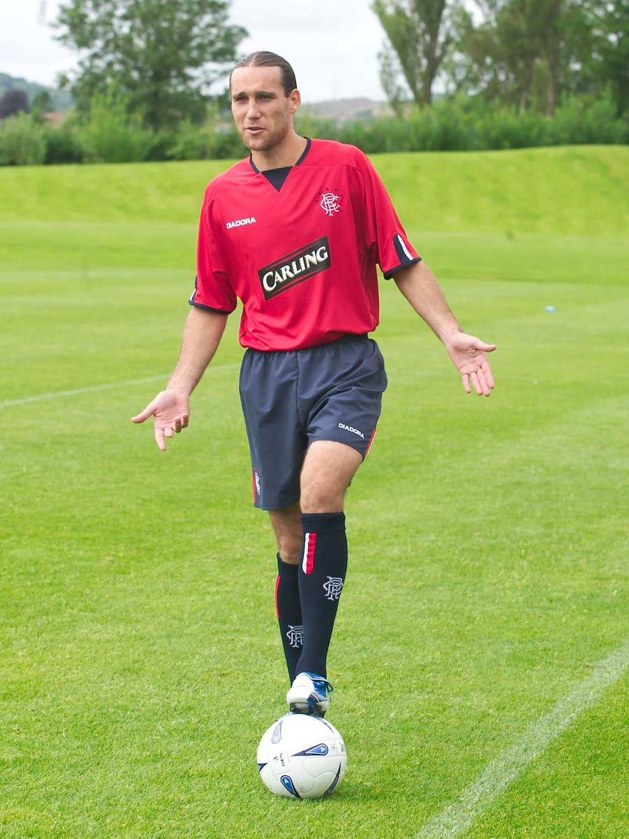 RFC_HIF's tweet image. 27th July 2004, Dado Prso models the new third kit.