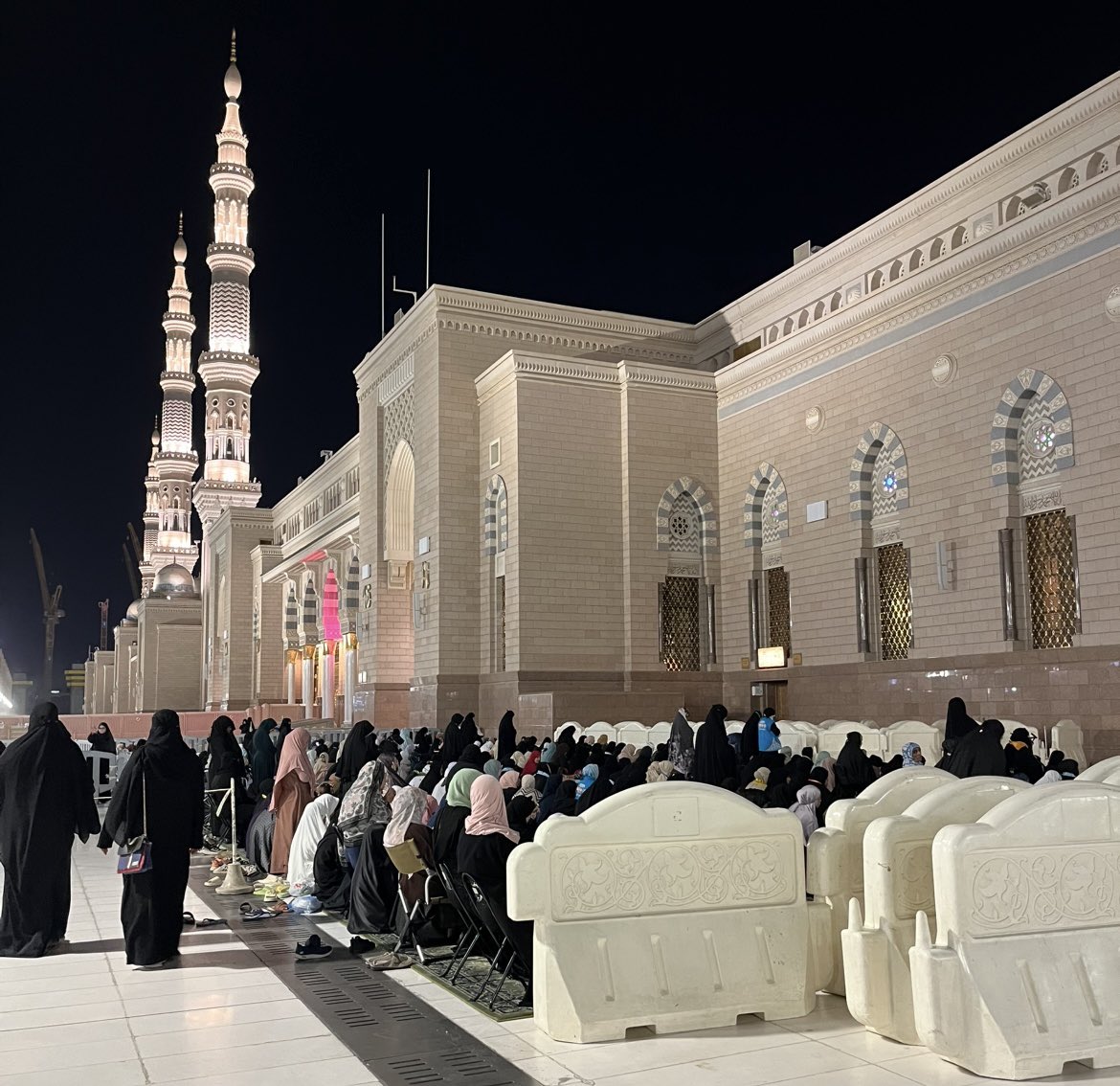 Schwifftyy's tweet image. First time in Medina - truly in awe