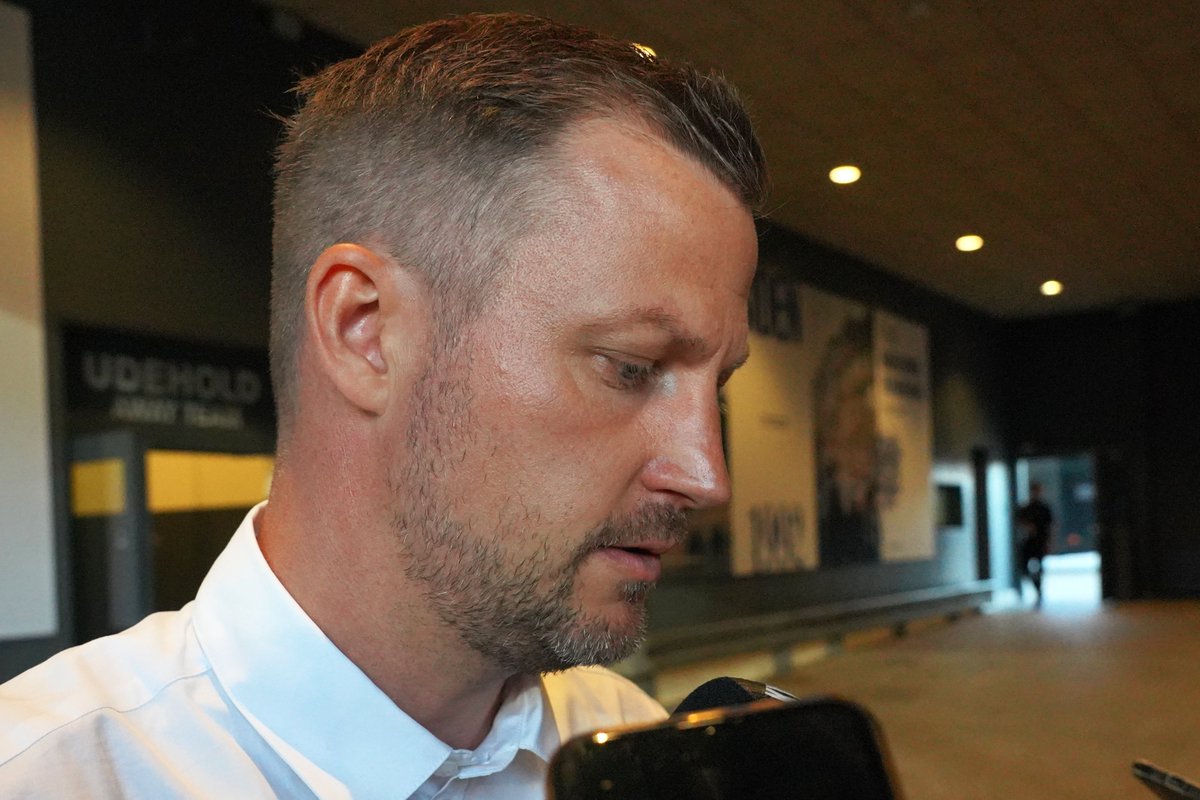 CphSundays's tweet image. NEES EFTER SEJR: AFKLARET MED AT DER ER TING, DER SKAL BLIVE BEDRE
“På en dag, der er mindre sexet end den i Viborg, der skal der bare vindes 2-0, og videre,” sagde cheftræneren til Copenhagen Sundays.
Efter to minutter havde Lukas Lerager banket bolden i kassen og efter 26…