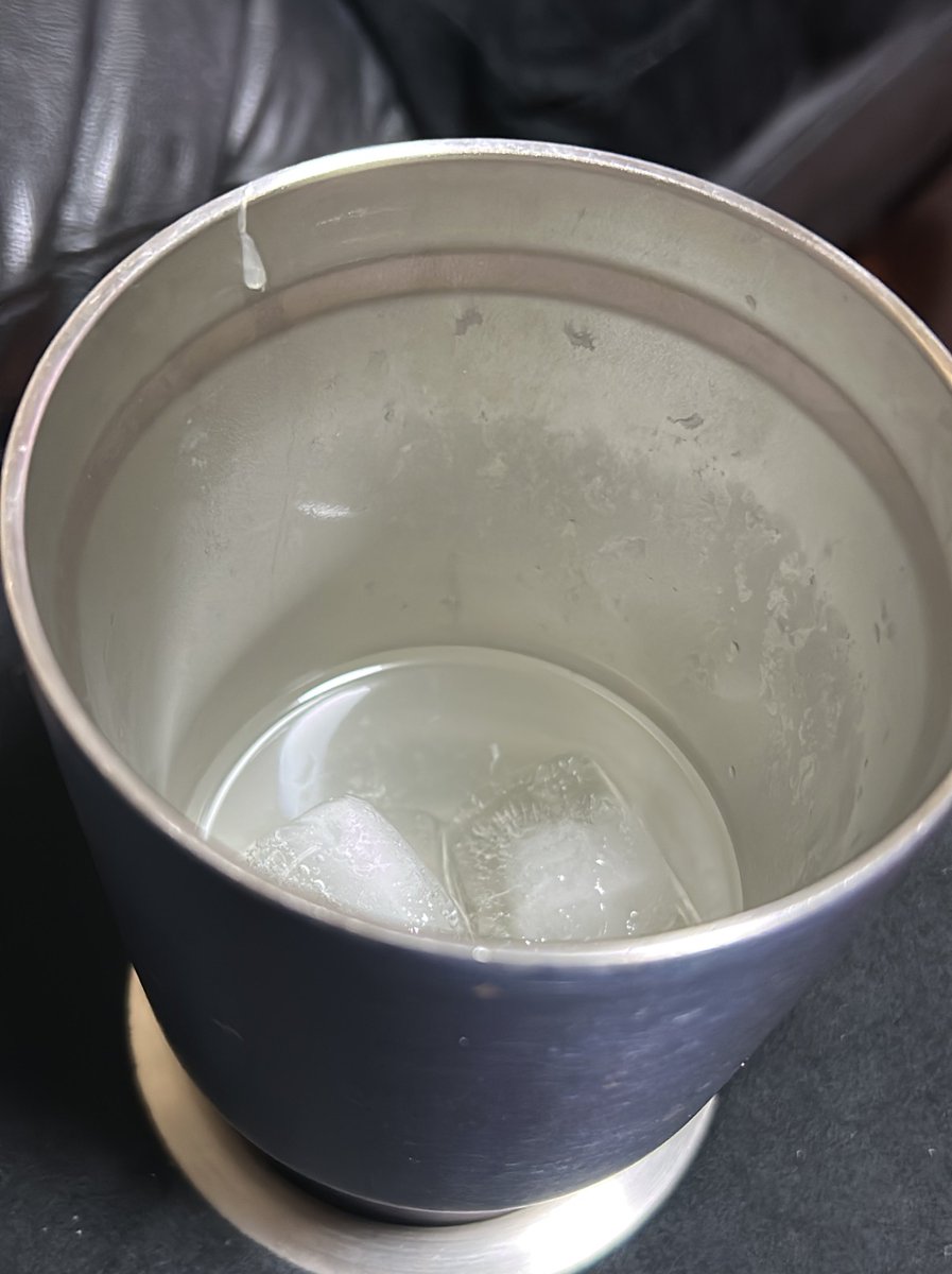 โชจูมะนาวโซดา
หกไปครึ่งนึง

วู้ มือไม้