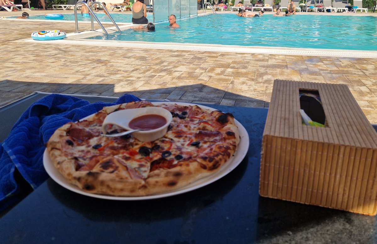 Cristach0's tweet image. Dia de piscina