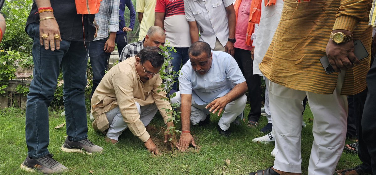 BJP Kanpur-Bundelkhand Zone (@bjp4kanpurzone) on Twitter photo рдПрдХ рдкреЗрдбрд╝ рдорд╛рдВ рдХреЗ рдирд╛рдо
рдХрд╛рдирдкреБрд░ рджрдХреНрд╖рд┐рдг: рдЖрдЬ рд╣рд░рд┐рдпрд╛рд▓реА рддреАрдЬ рдХреЗ рдкрд╛рд╡рди рдЕрд╡рд╕рд░ рдкрд░ рдорд╛рдирдиреАрдп рдкреНрд░рдзрд╛рдирдордВрддреНрд░реА рд╢реНрд░реА <a href="/narendramodi/">Narendra Modi</a> рдЬреА рдХреЗ рдЖрд╣реНрд╡рд╛рди рдкрд░ "рдПрдХ рдкреЗрдбрд╝ рдорд╛рдБ рдХреЗ рдирд╛рдо" рдЕрднрд┐рдпрд╛рди рдХреЗ рдЕрдВрддрд░реНрдЧрдд рдордВрдбрд▓ рдЬрд░реМрд▓реА рдХреЗ рдЖрд╡рд╛рд╕ рд╡рд┐рдХрд╛рд╕ рд╡рд╛рдЯрд░ рдкрд╛рд░реНрдХ рдореЗрдВ рдЖрджрд░рдгреАрдп рдХреНрд╖реЗрддреНрд░реАрдп рдЕрдзреНрдпрдХреНрд╖ рд╢реНрд░реА <a href="/prakashpal_bjp/">Prakash Pal (рдореЛрджреА рдХрд╛ рдкрд░рд┐рд╡рд╛рд░)</a> рдЬреА рдиреЗ рд╡реГрдХреНрд╖рд╛рд░реЛрдкрдг рдХрд░ рдкреНрд░рдХреГрддрд┐ рд╕рдВрд░рдХреНрд╖рдг рдПрдХ рдкреЗрдбрд╝ рдорд╛рдВ рдХреЗ рдирд╛рдо
рдХрд╛рдирдкреБрд░ рджрдХреНрд╖рд┐рдг: рдЖрдЬ рд╣рд░рд┐рдпрд╛рд▓реА рддреАрдЬ рдХреЗ рдкрд╛рд╡рди рдЕрд╡рд╕рд░ рдкрд░ рдорд╛рдирдиреАрдп рдкреНрд░рдзрд╛рдирдордВрддреНрд░реА рд╢реНрд░реА <a href="/narendramodi/">Narendra Modi</a> рдЬреА рдХреЗ рдЖрд╣реНрд╡рд╛рди рдкрд░ "рдПрдХ рдкреЗрдбрд╝ рдорд╛рдБ рдХреЗ рдирд╛рдо" рдЕрднрд┐рдпрд╛рди рдХреЗ рдЕрдВрддрд░реНрдЧрдд рдордВрдбрд▓ рдЬрд░реМрд▓реА рдХреЗ рдЖрд╡рд╛рд╕ рд╡рд┐рдХрд╛рд╕ рд╡рд╛рдЯрд░ рдкрд╛рд░реНрдХ рдореЗрдВ рдЖрджрд░рдгреАрдп рдХреНрд╖реЗрддреНрд░реАрдп рдЕрдзреНрдпрдХреНрд╖ рд╢реНрд░реА <a href="/prakashpal_bjp/">Prakash Pal (рдореЛрджреА рдХрд╛ рдкрд░рд┐рд╡рд╛рд░)</a> рдЬреА рдиреЗ рд╡реГрдХреНрд╖рд╛рд░реЛрдкрдг рдХрд░ рдкреНрд░рдХреГрддрд┐ рд╕рдВрд░рдХреНрд╖рдг