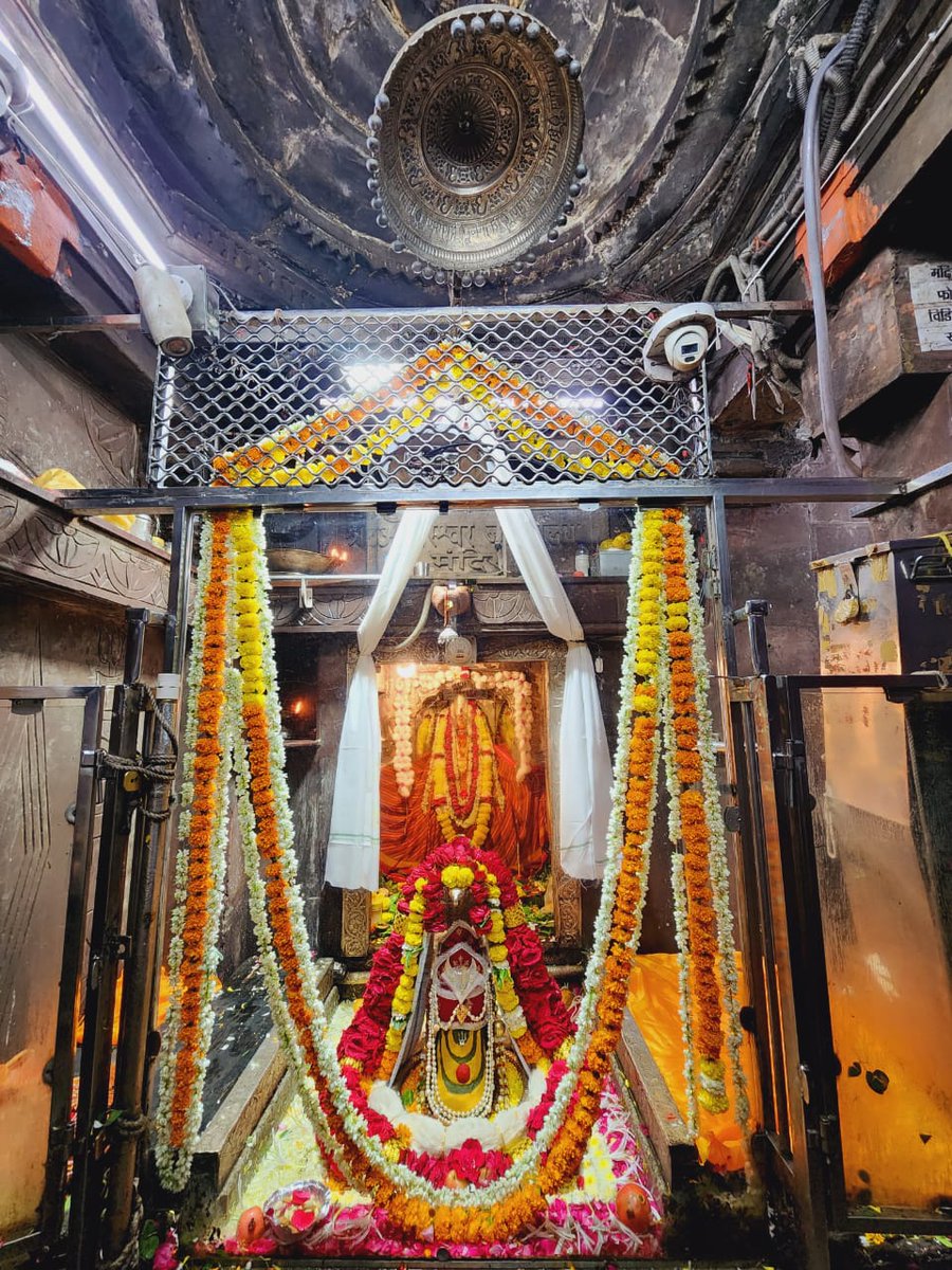 Mahadev_12om's tweet image. श्री ओम्कारेश्वर ज्योतिर्लिंग जी 🚩 🌹🙏
आज के संध्या कालीन आरती के दिव्य श्रृंगार दर्शन 27.07.2025।