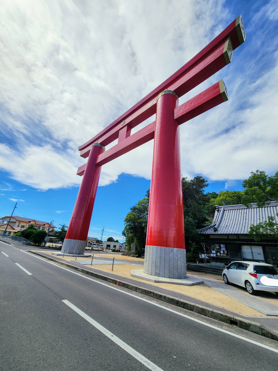 yukiryu88's tweet image. 淡路島の　『おのころ島神社さん✨️⛩️✨️』の高さ21.7mの大きすぎる鳥居⛩️✨️👍✨️

迫力がありました✨️😃✨️🌈🌈🌈