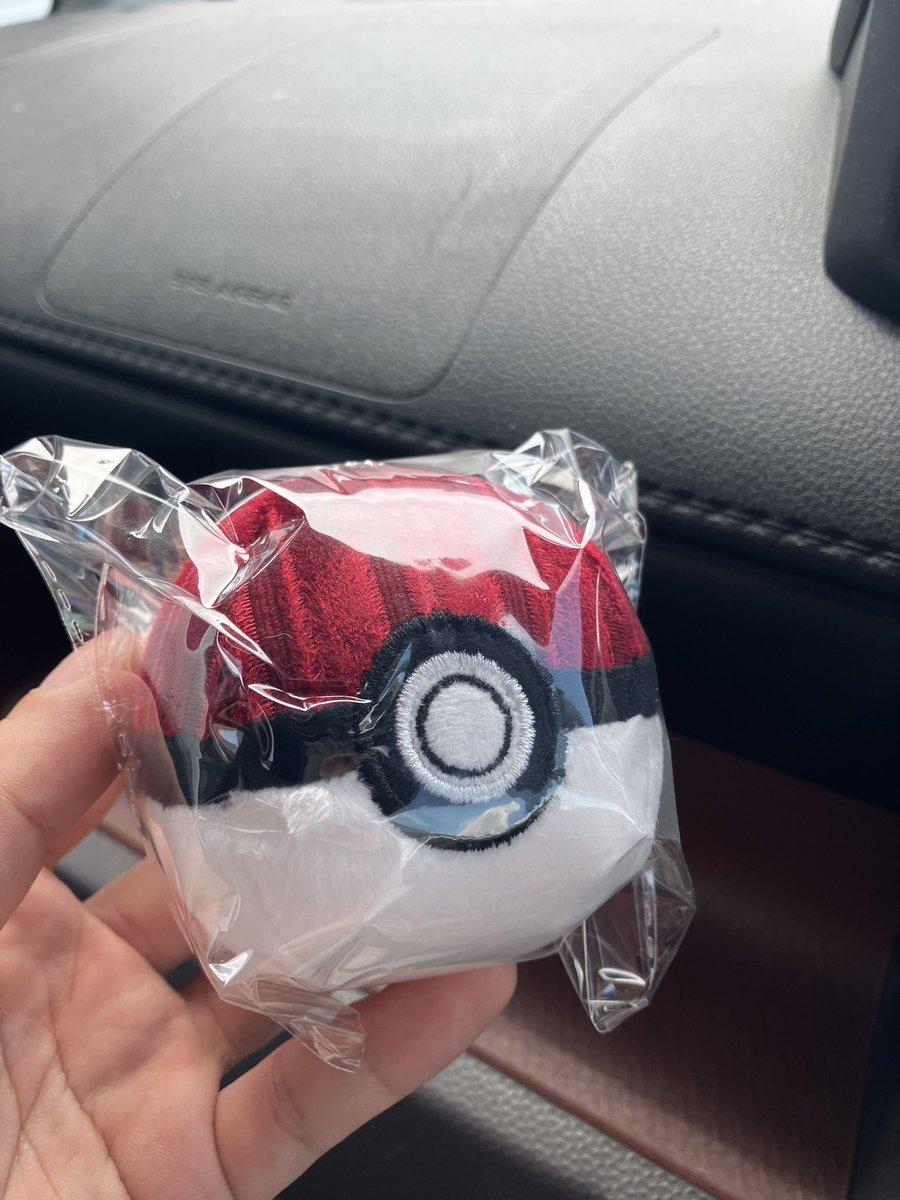 Garapooke's tweet image. ラティ兄弟お疲れ様でしたー🙌
フレンドさん地元コメダに召喚して頑張ったけど色違い出ず!!!!
共闘ありがとうございましたー😭🙏
チャームはピカチュウGET!!
モンスターボールもGET!!!(田舎?だからまだいっぱいあった😀)