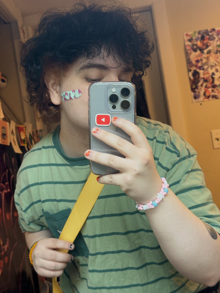 Going on a city adventure today! Thank you <a href="/Minecraft/">Minecraft</a> for gifting me the compass and bag! Knowing me i’ll still manage to get lost. #minecraftpartner