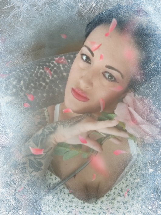 RowbottomA97298's tweet image. PLEASE PLEASE NOTICE ME‼️‼️‼️#multigenre #singer #songwriter #amyrowbottom #GlowupGlamup