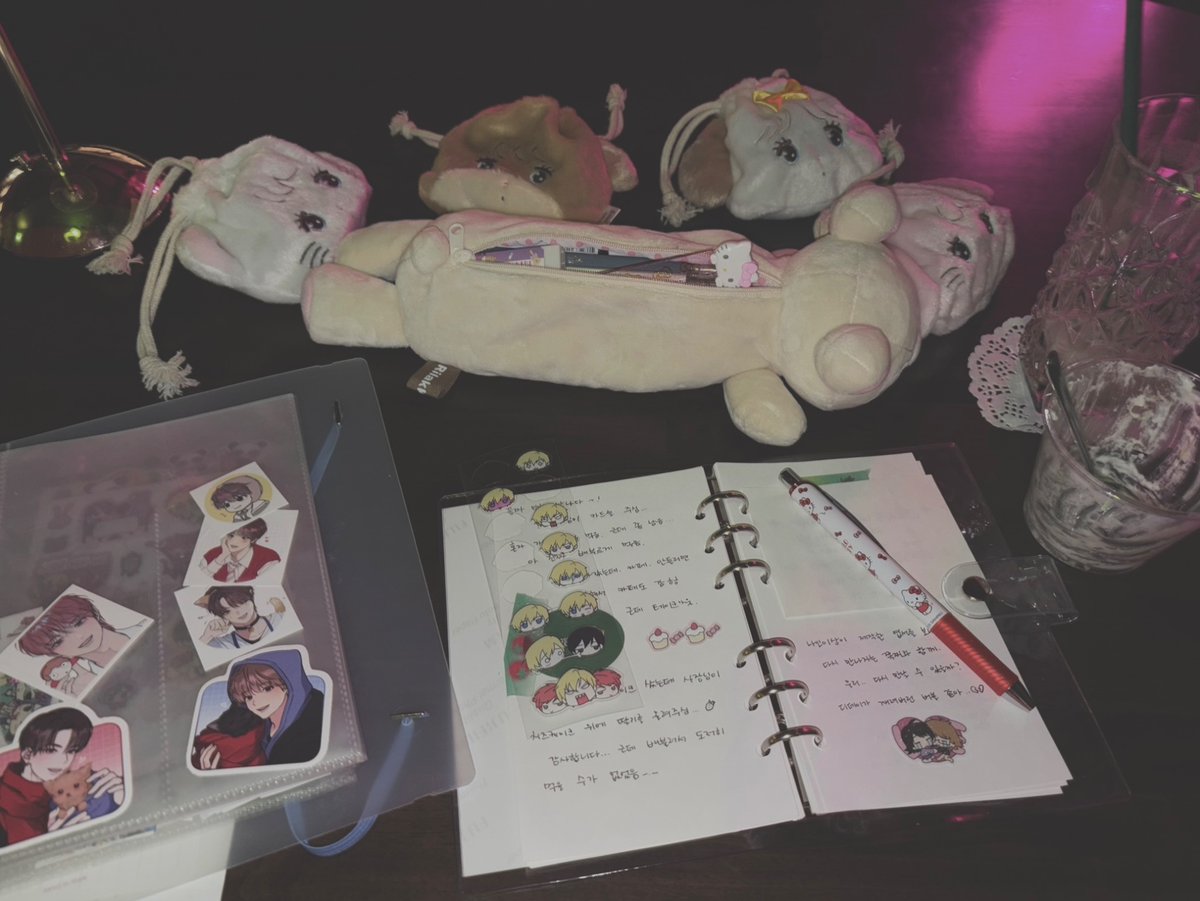 choluckygal's tweet image. #일상계트친소

칭구하실분..