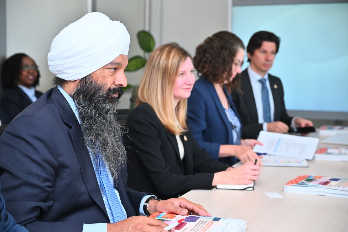 Marc_Ben's tweet image. Un Merci spécial à l'Hon. @randeepssarai et à la sous-ministre adjointe @cheryl_urban pour leur engagement envers les relations Can-Afrique. Votre récente présence au Ghana, Éthiopie, Tanzanie, Afrique du Sud mérite d'être signalée. Canada-Afrique #prêts et ouverts aux affaires.
