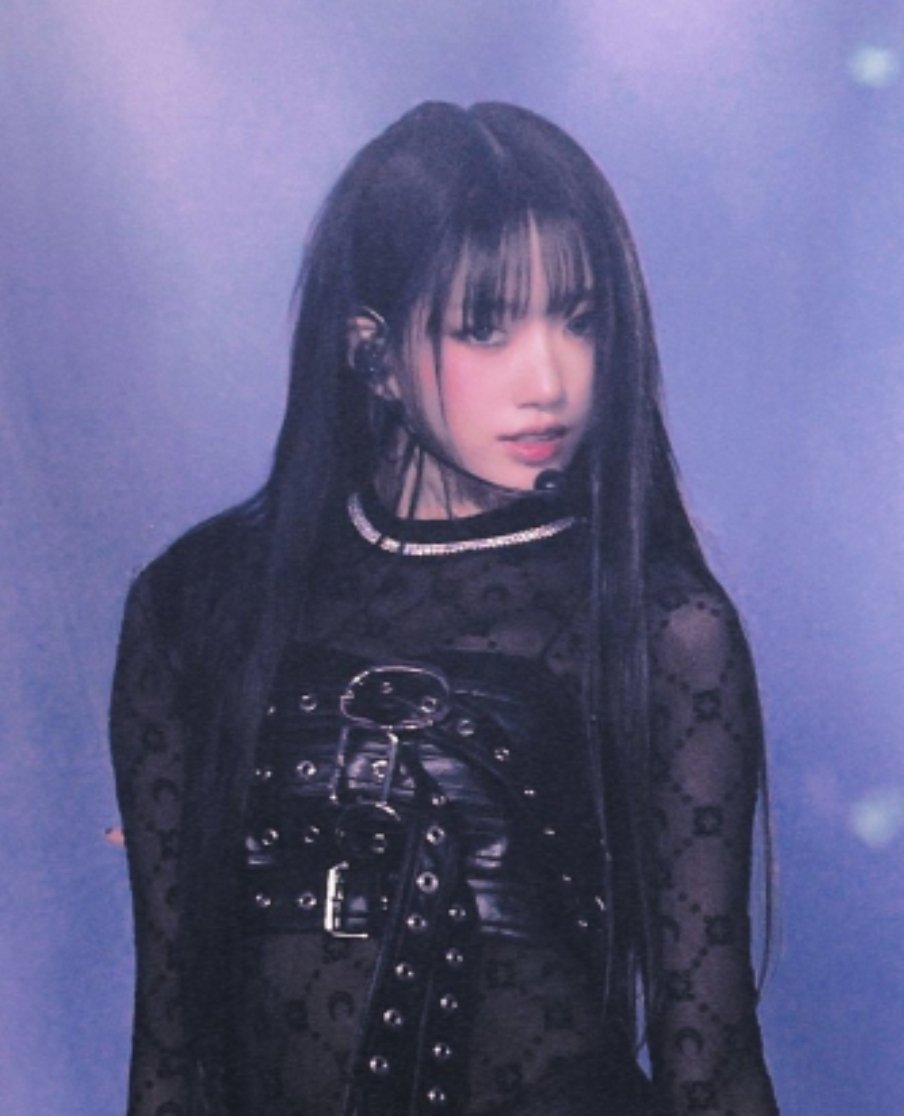 sooinspic's tweet image. you have to be kidding me she CANT be real...
#MEOVV_SBS가요대전
#SOOIN #수인 #MEOVV #미야오
cr. annarated