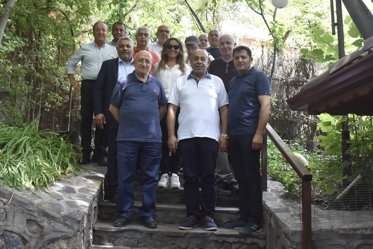 🟩MİAD Başkanı Yunus Akdaş, ekonomi yazarları Vahap Munyar, Ali Çağatay, Celal Toprak, Yaşar Kızılbağ, Şeref Oğuz ve Zeynep Aktaş ile bir araya geldik.

📌MİAD Malatya Şube Başkanı Mevlüt Alçık ile Yönetim Kurulu Üyelerimiz Basri İlhan ve Özcan Dündar’ın da katılımıyla