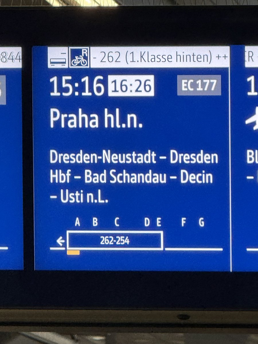 ellie_huxtable's tweet image. Germany making me feel like I’m back in the UK with these >1hr train delays