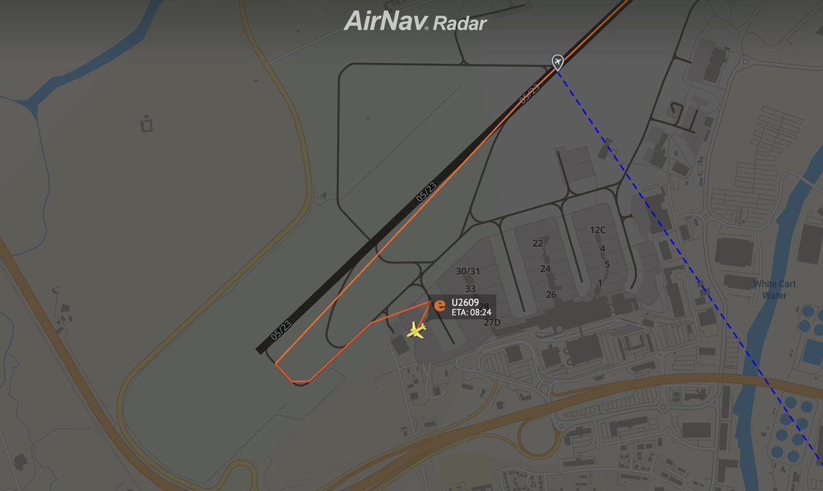 FlightEmergency's tweet image. Unacceptable 

He Should be banned from every airline
