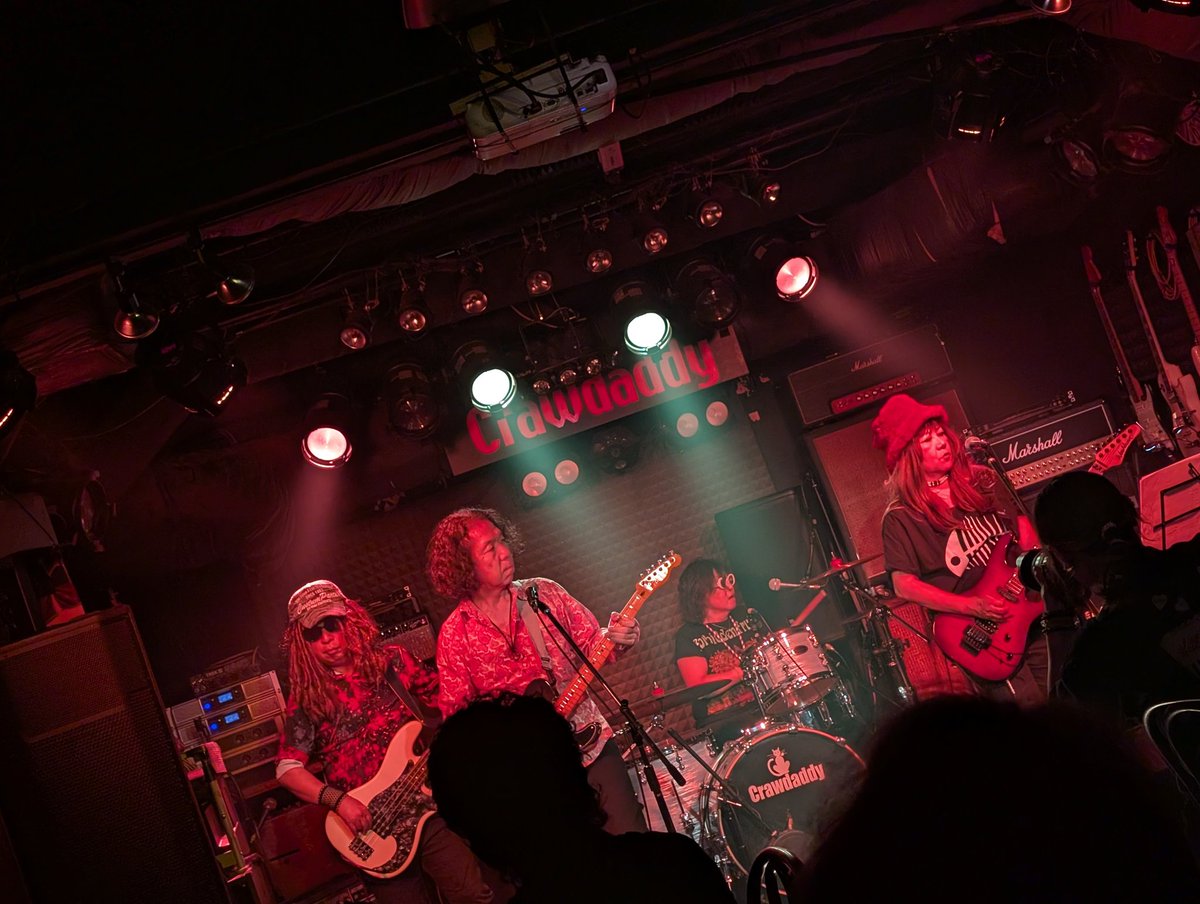 SATOHPS's tweet image. そして移動して皿s
Chatoさんが東京きてる貴重な日
めちゃくちゃギターも
歌ももちろんカッコいいなー😭