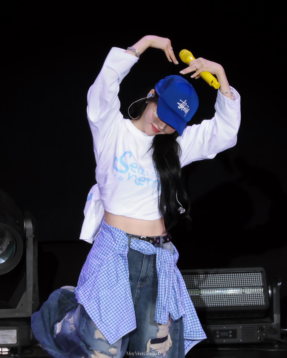 maymoonstudio's tweet image. 250726 문별 팬콘 [sea;nema] in 가오슝 

🧢🫶🏻💫

#마마무 #문별 #MoonByul 
#MoonByul_FanConcert #seanema
#MoonByul_seanema_in_KAOHSIUNG
