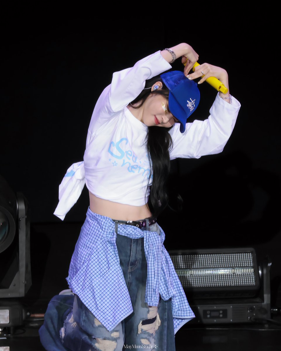 maymoonstudio's tweet image. 250726 문별 팬콘 [sea;nema] in 가오슝 

🧢🫶🏻💫

#마마무 #문별 #MoonByul 
#MoonByul_FanConcert #seanema
#MoonByul_seanema_in_KAOHSIUNG