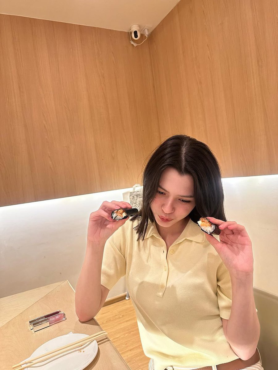 officialFBUS's tweet image. Rebecca is Worth It 💋🍣🤍
📸 | vía IG Post: beccca
#beckysangels