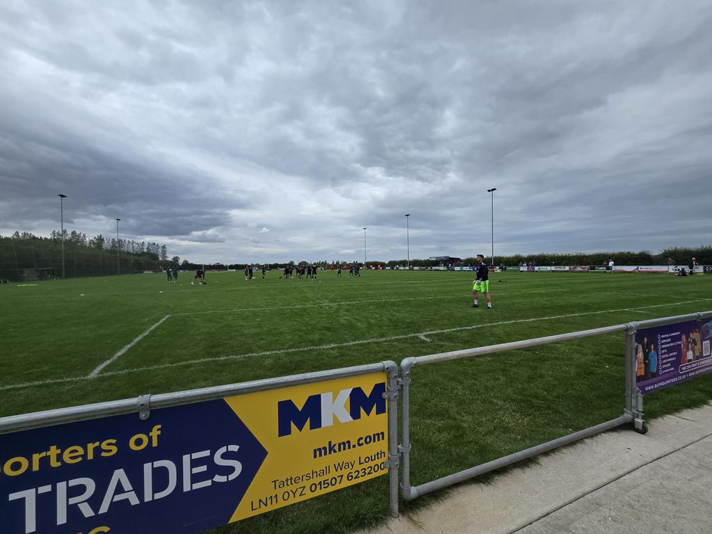 UCLHop2025's tweet image. And we have arrived for our final game of the day and @louth is buzzing and busy! 

Kick off vs @AppFrodFc is 15.30