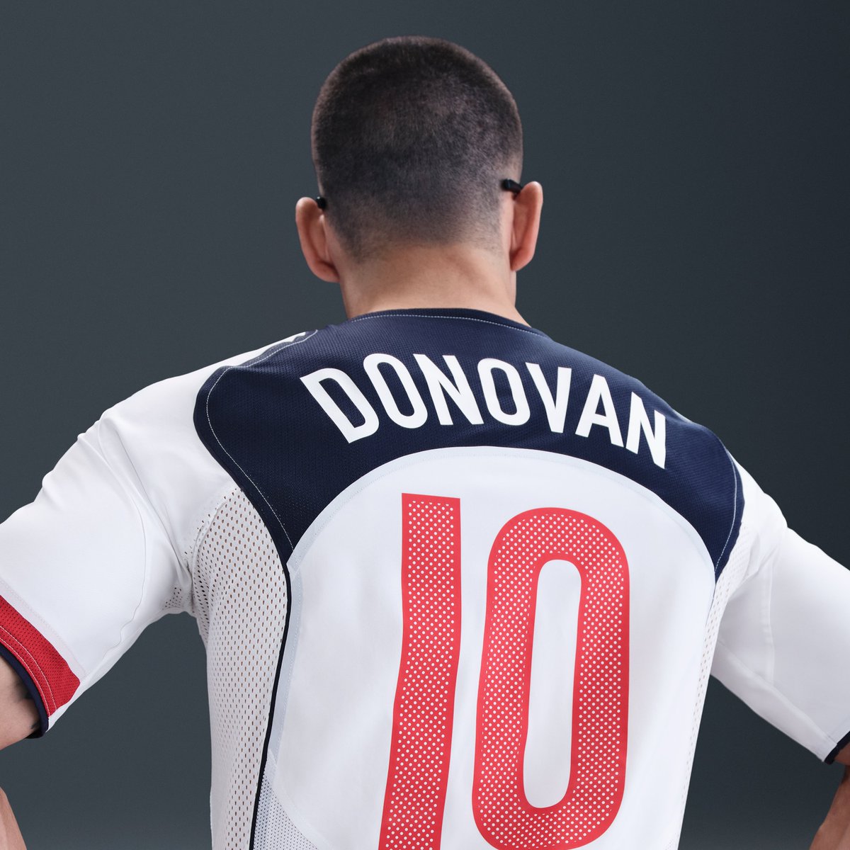 Taking it back to ‘04, the golden era of nike Total 90 🤩 The 2004 Nike USA jersey, as worn by Landon Donovan, available now at Soccer.com 📲