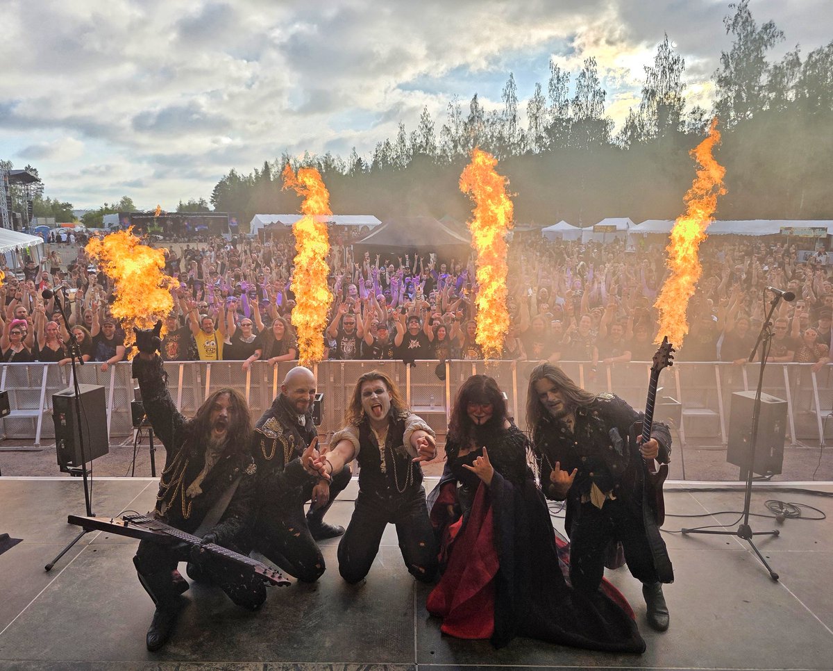Kaaos Festivals was literally ON FIRE yesterday! 🔥🔥🔥

Kiitos 🙏 

#fleshgodapocalypse #kaaoszine #kaaosfestival #finland #deathmetal #pyros #symphonicmetal 

📸@ladi_1991