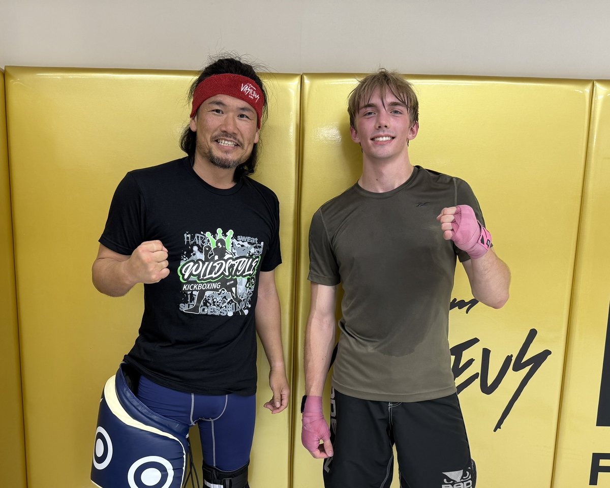 本日はアメリカからファイターがパーソナルへ来てくれました🇺🇸✈️

30分でも十分にレベルアップできます‼︎
国内外、未経験、プロ、アマチュア問わず
あなたの目的に合った指導をいたします！
ぜひお越しくださいませ🙌✨

パーソナルはこちらから⬇️
vasileus-gym.com/price/
