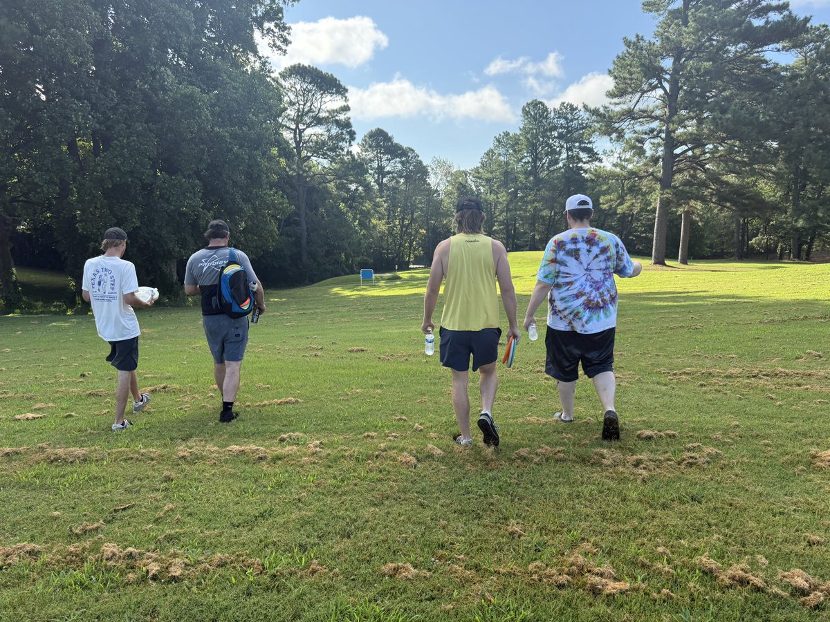 MykNash (@myknash) on Twitter photo Out stomping round the Tennessee hills throwing discs at baskets with these chuckleheads 🤙🏻 <a href="/Themoderner1969/">The Moderner</a> Out stomping round the Tennessee hills throwing discs at baskets with these chuckleheads 🤙🏻 <a href="/Themoderner1969/">The Moderner</a>